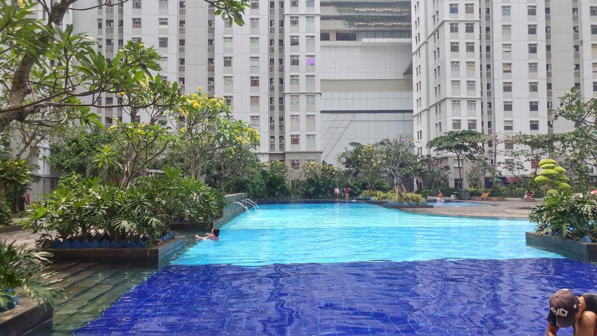 2Br Cozy At Green Bay Pluit Apartment Baywalk By Travelio ジャカルタ エクステリア 写真