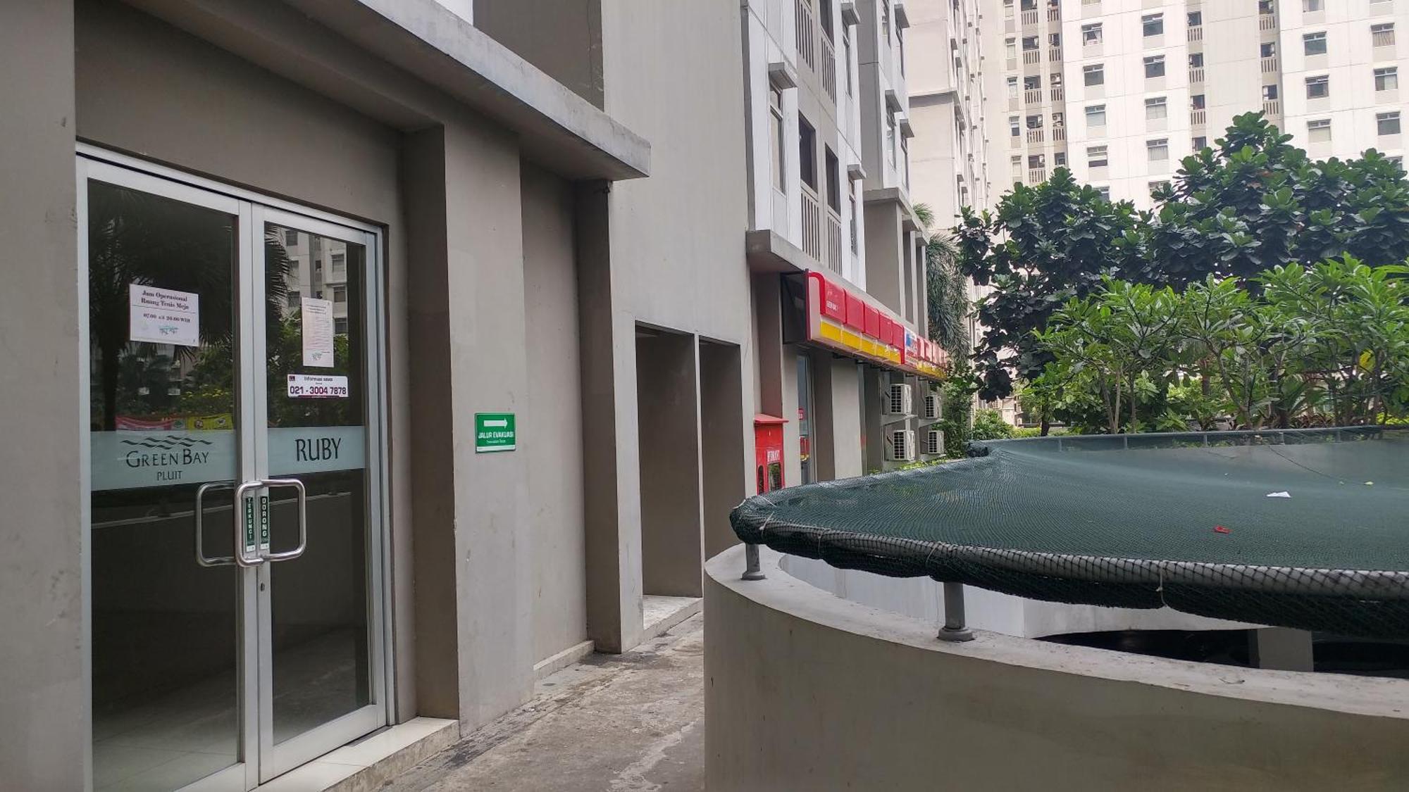 2Br Cozy At Green Bay Pluit Apartment Baywalk By Travelio ジャカルタ エクステリア 写真